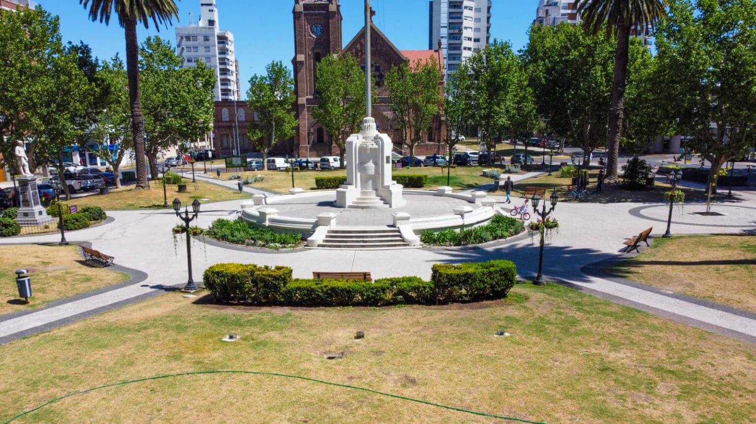 Plaza de la Merced e Iglesia